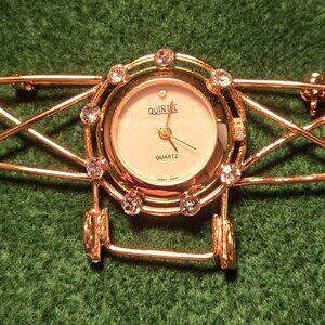 Biplane Quintel Quartz Watch Pin Gold Tone V-253 Tested & Working